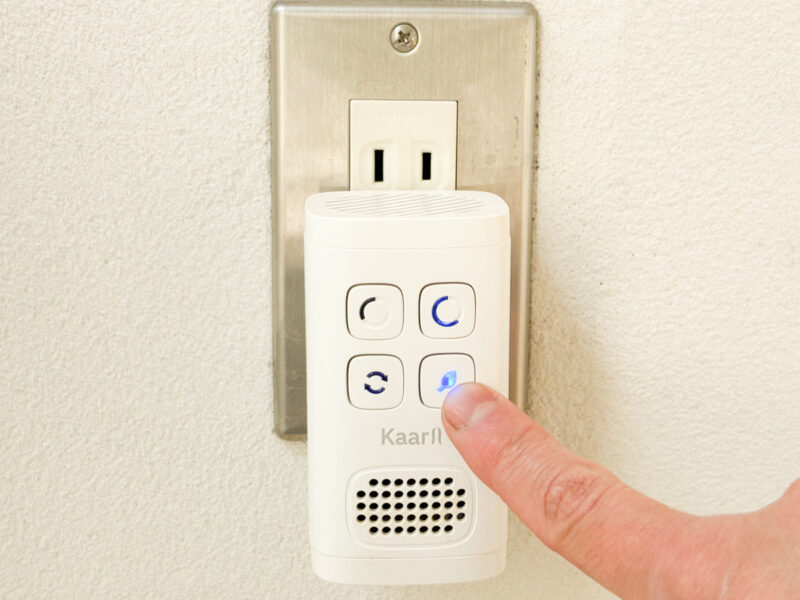 左上ボタンはオゾンが30分発生後に停止、左下ボタンはオゾンが40分間発生後に20分間停止を繰り返す、右上ボタンはオゾンが60分発生後に停止、右下ボタンはマイナスイオンが発生し続ける