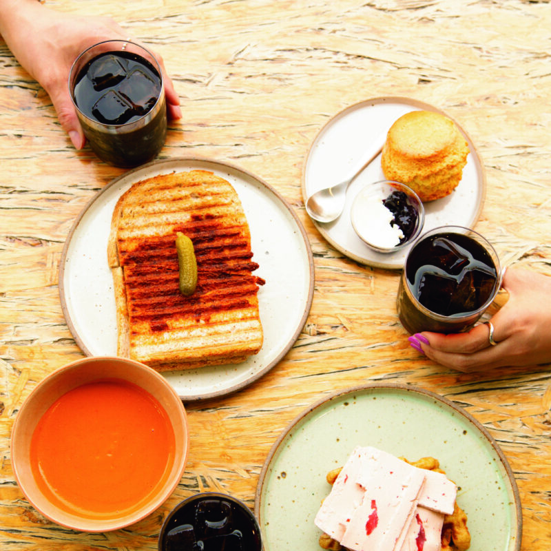 「ホットオーバーアイス」とは？ブルーボトルコーヒーが教える、自宅でできるアイスコーヒーの上手な淹れ方