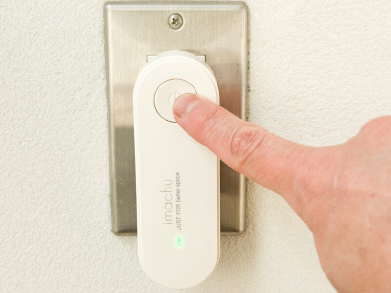 日本語説明書が付いていましたが、説明書は必要ないほどシンプル設計