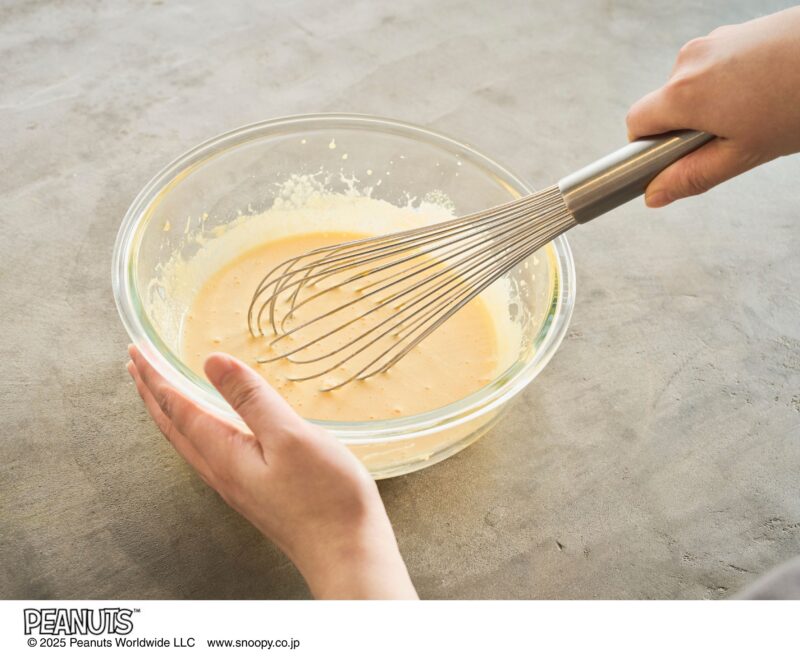 バニラアイスの溶液の作り方は、本誌のレシピ特集でも掲載している。【バニラアイスの材料】 卵黄2個分、砂糖大さじ2、生クリーム100mL、牛乳50mL、バニラエッセンス適量