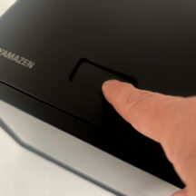 山善YJS-CM072には「ブラック」のほか「ホワイト」「グレージュ」があり、3色展開しています