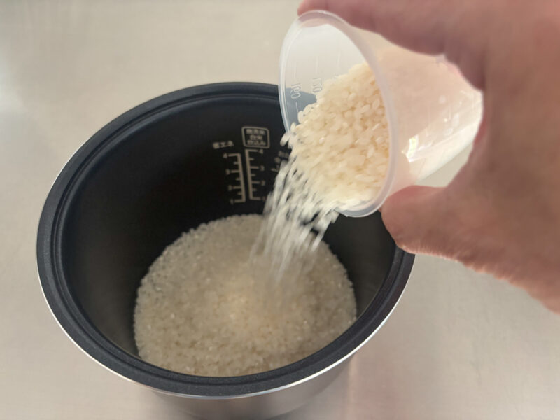 山善YJS-CM072は最大4合のごはんを炊けます