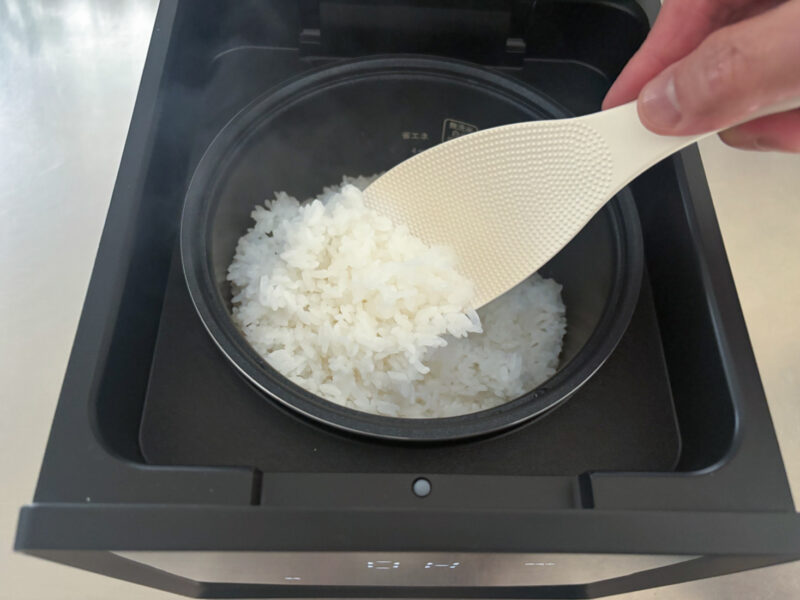 山善YJS-CM072はスタートボタンを押すだけで、おいしいごはんが炊き上がります