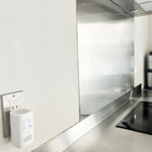 【自腹で試した！】キッチン、トイレ、旅先でも素早くニオイを断つ！ 脅威のコンパクト除菌脱臭機3選び