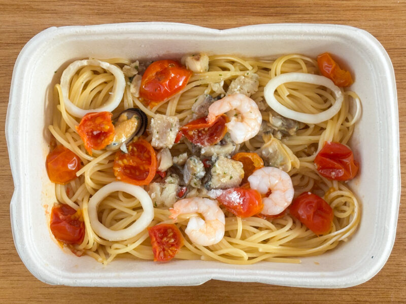 魚介類は全部で5種類。冷凍パスタでこんなに豪華な魚介のトッピングは初めてです