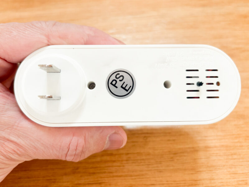 プラグは固定式だったので、設置方向が限られてしまう