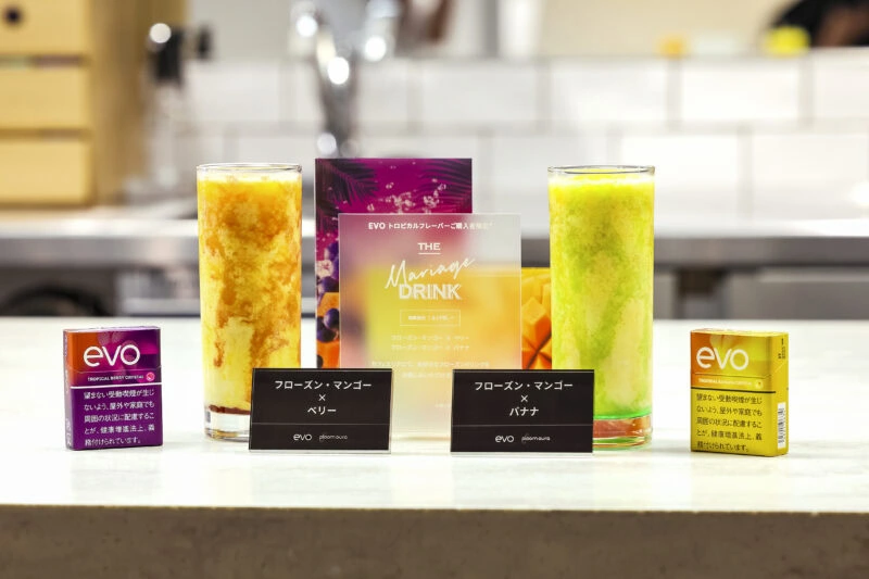 Ploom Shop限定ドリンク「フローズン・マンゴー × ベリー」「フローズン・マンゴー × バナナ」