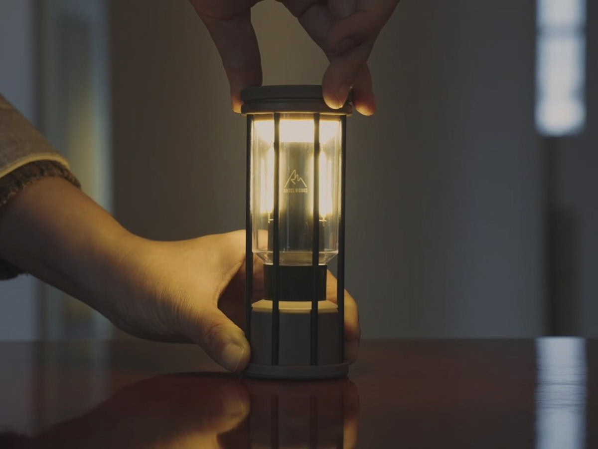 魅力的なシルエットの「ラビリンス」ランプがモダンにリニューアルされたモデル VINT_1.jpg