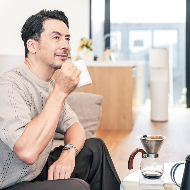 【桐島ローランドさんの “おいしい水” 生活】 定額制浄水型ウォーターサーバー「エブリィフレシャス・トール」を使ってみる。