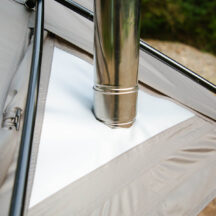 「FELSEN -5th ANNIVERSARY LTD-」は薪ストーブ用の煙突ポートがあるので、薪ストーブを設置することも可能