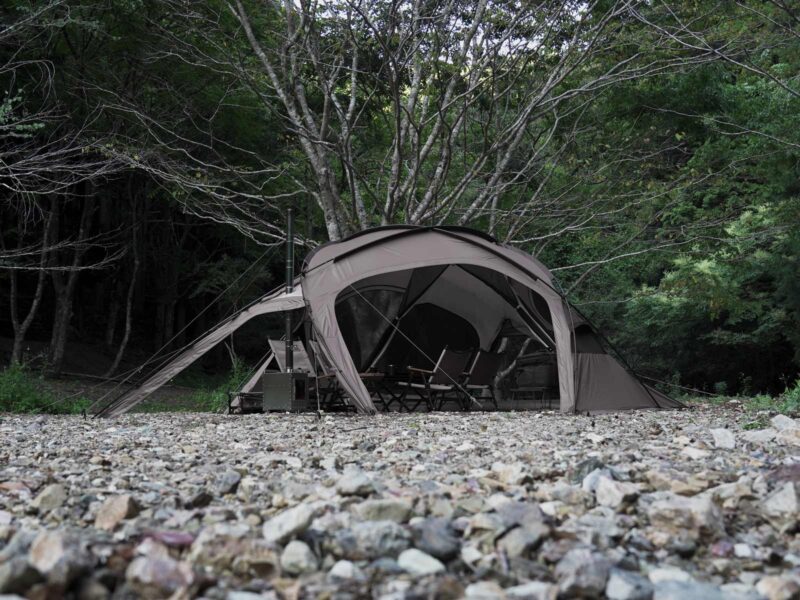 「FELSEN -5th ANNIVERSARY LTD-」はフルオープンすることで、タープ代わりに使用することも可能