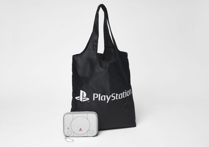 初代「PlayStation」モチーフの収納ケース＆ロゴバッグ