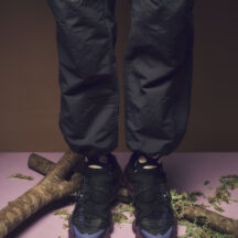 「SPEEDARC MATIS MID GORE-TEX®」はアウトドアシーンでのマルチユースはもちろんのこと、ストリートユースまでを想定したパフォーマンス性とスタイルの両立