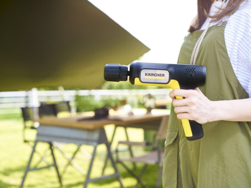 帰るまえにチャチャッとケルヒャーで10秒の高圧洗浄