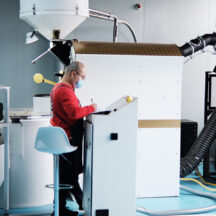 今までにないおいしさを実現するために、「素材」「製法」「工程」「添加物」などを総チェック