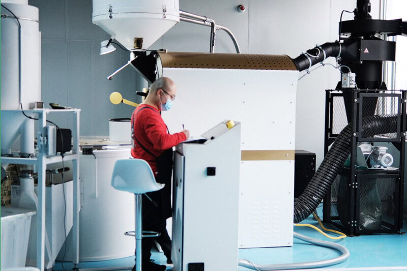 今までにないおいしさを実現するために、「素材」「製法」「工程」「添加物」などを総チェック