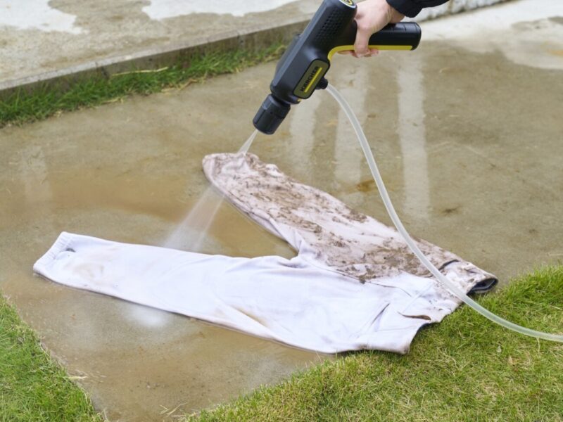 思い立ったらいつでも、どこでもすぐ高圧で洗浄できる「ハンディエア」があれば、汚れることなんか気にせず思いっきり遊べます!