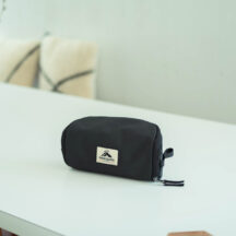 420D リサイクルオックスフォードナイロンや200D リサイクルポリエステルといった環境に配慮したリサイクル素材を積極的に採用