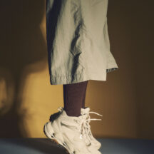 テクノロジーを詰め込んだ高い機能性とマテリアルにより、アウトドアシューズの未来が垣間見えるミッドタイプの次世代ハイキングシューズ