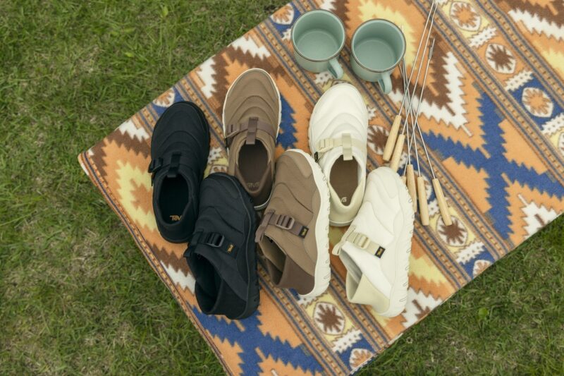 WOMEN ¥11,000(税込) 左:BLACK 中:HONEY BROWN 右:CLOUD CREAM