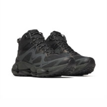 SPEEDARC MATIS MID GORE-TEX® [MEN] サイズ：25.0cm～28.0cm, 29.0cm, 30.0cm カラー：BLACK, DIOLITE 販売価格：\35,200 (税込) 販売場所：MERRELL直営店、MERRELLオンラインストア、その他MERRELL取扱店