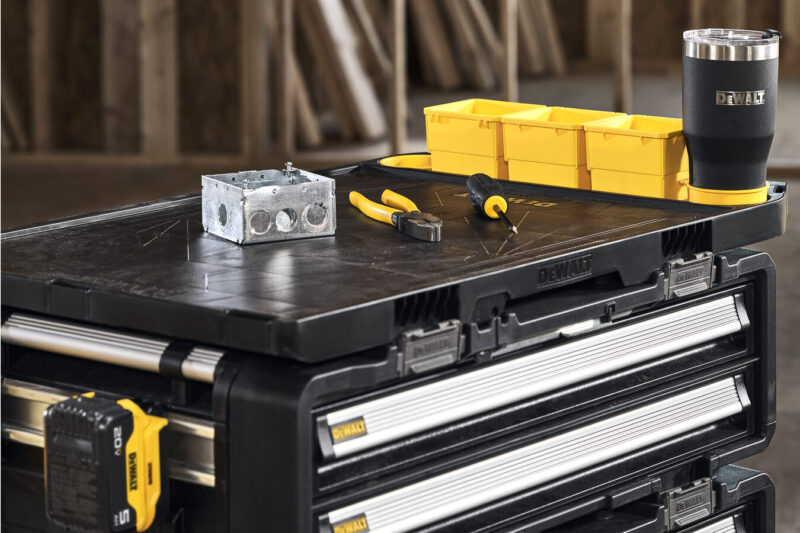 業界最⻑となる幅約800㎜のモジュラー型ストレージシステムを導入したシリーズは新たに4種を発表