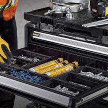 その先⾒性と⾰新性、安全性、⽣産性は100年以上にわたり、プロフェッショナルのニーズに応えているデウォルト製品