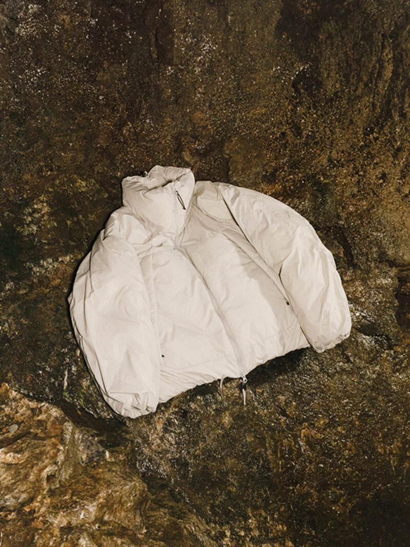 別注 NANGA クラシックダウンジャケット no.:NANGAD1-FEA7 price:¥44,000 (税込) color:BROWN / BLACK size:M / L 発売日:2025年10月末予定