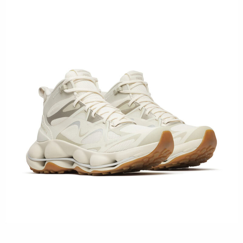 SPEEDARC MATIS MID GORE-TEX® [WOMEN] サイズ：22.5cm～25.5cm カラー：BLACK, CHALK 販売価格：\35,200 (税込) 販売場所：MERRELL直営店、MERRELLオンラインストア、その他MERRELL取扱店