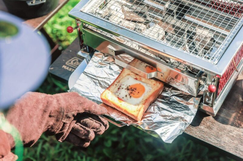 【コールマンの感動ギア】「BBQオン・ザ・テーブル！」新作グリルを使った“座ったままキャンプ飯”が超楽しい！