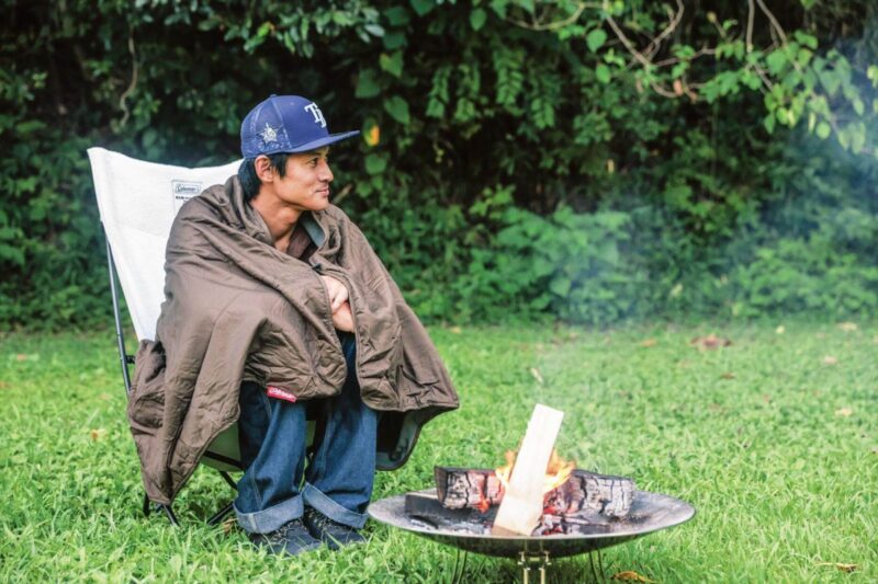 【コールマンの嬉しいギア】いまどきのアウトドアは電気でポカポカ！ヒートパッド搭載の新作「あったかギア」2選