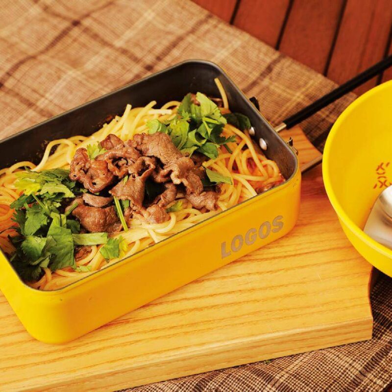 【激うまレシピ】よだれが出てきちゃう！ソロキャンの必須クッカー「メスティン」で作るキャンプめし2選