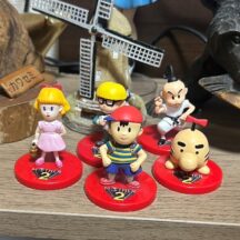 ゲーム『MOTHER2』のキャラクターのフィギュア。『MOTHER2』関連のグッズは他にも多数持っているそう。