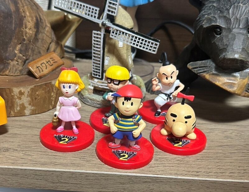 ゲーム『MOTHER2』のキャラクターのフィギュア。『MOTHER2』関連のグッズは他にも多数持っているそう。