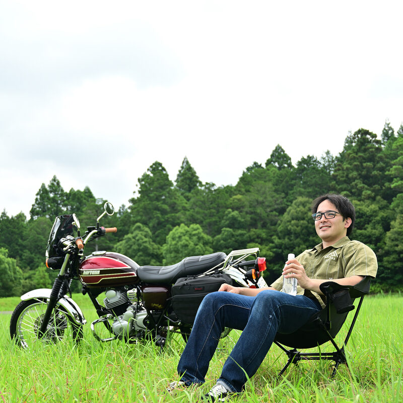 クラファンで認められた！ありそうでなかった折りたたみ式ひじ掛け付きアウトドアチェアが一般販売開始！