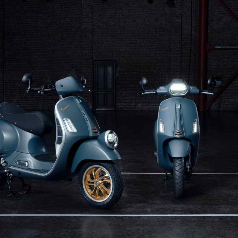 ベスパから伝説のモデルが復刻か!?　特別仕様車のVespaOFFICINA8が誕生！