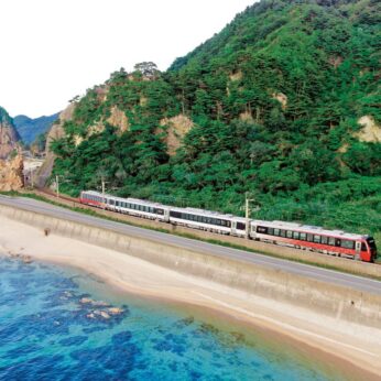 「鉄道ファンが本気で選んだ」一度は乗りたい！全国“観光列車”ランキング13選