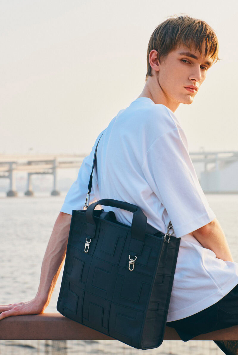 LEXUSのレザーシート廃材が、上質なバッグに！