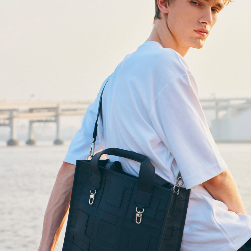 LEXUSのレザーシート廃材が、上質なバッグに！