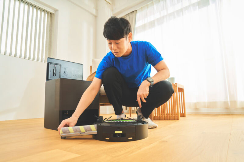 家電特集内で紹介している「吉本の”家電芸人”たちに聞いた愛用家電」。元家電販売スタッフの、かじがや卓哉さんに、買って正解だったMVP家電 を教えていただいた。