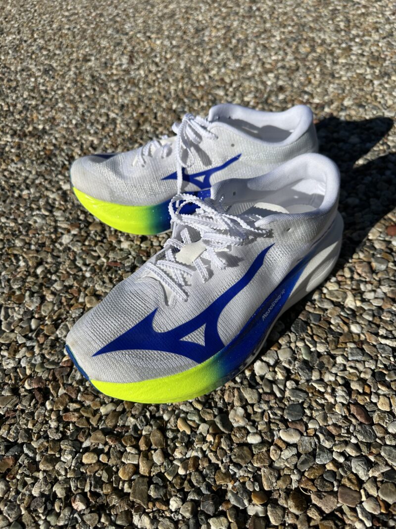 「軽いだけじゃない」スピードを求めるランナーに最適な、ミズノの“ハイパーワープ”シリーズが登場