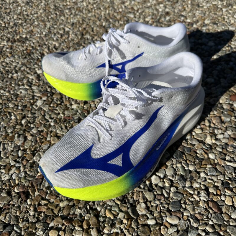 「軽いだけじゃない」スピードを求めるランナーに最適な、ミズノの“ハイパーワープ”シリーズが登場