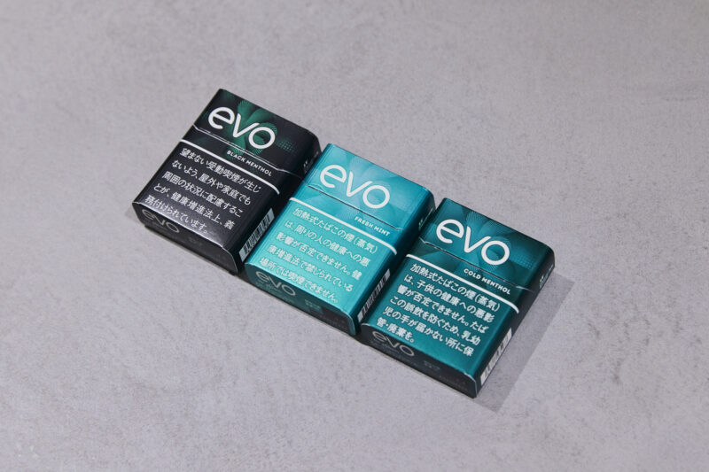 「Ploom AURA（プルーム・オーラ）」「EVO（エボ）」「エボ・ブラック・メンソール」「エボ・フレッシュ・ミント」「エボ・コールド・メンソール」