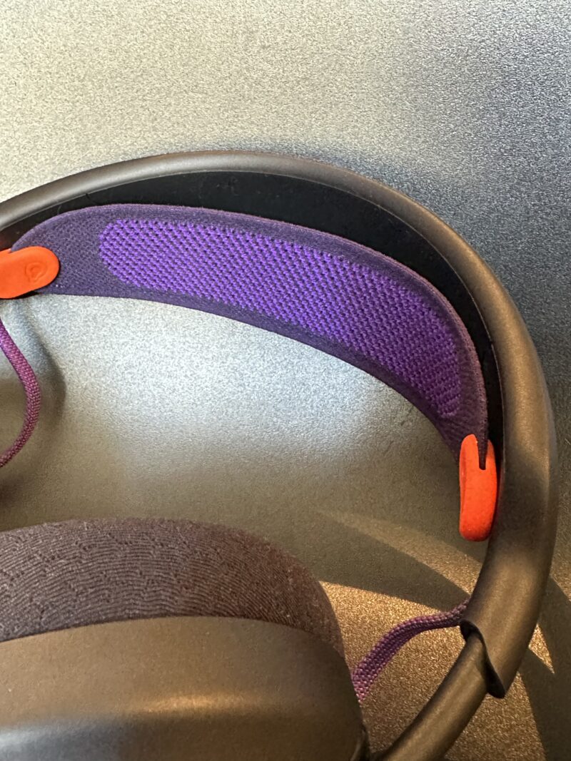 JBL QUANTUM 650 ハンモック構造のヘッドバンド