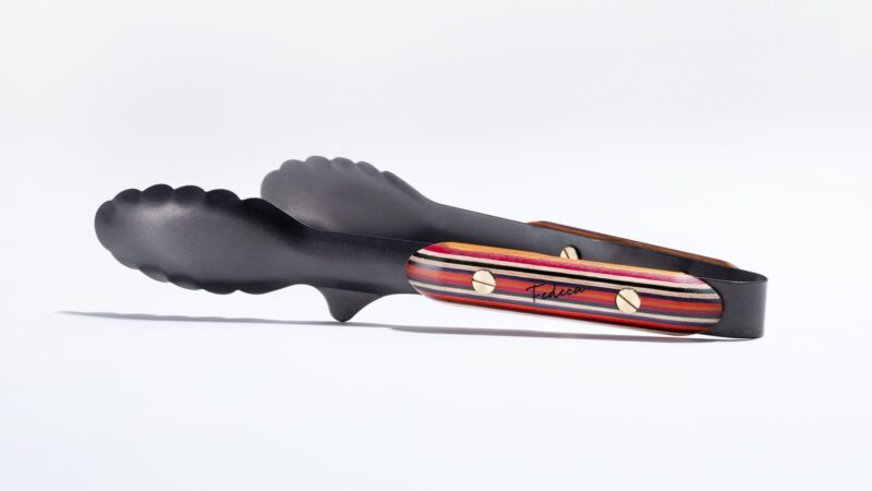 6万本の大ヒット作に革命が起きた！金物の街同士がコラボした新作「つかみのトング」が登場！