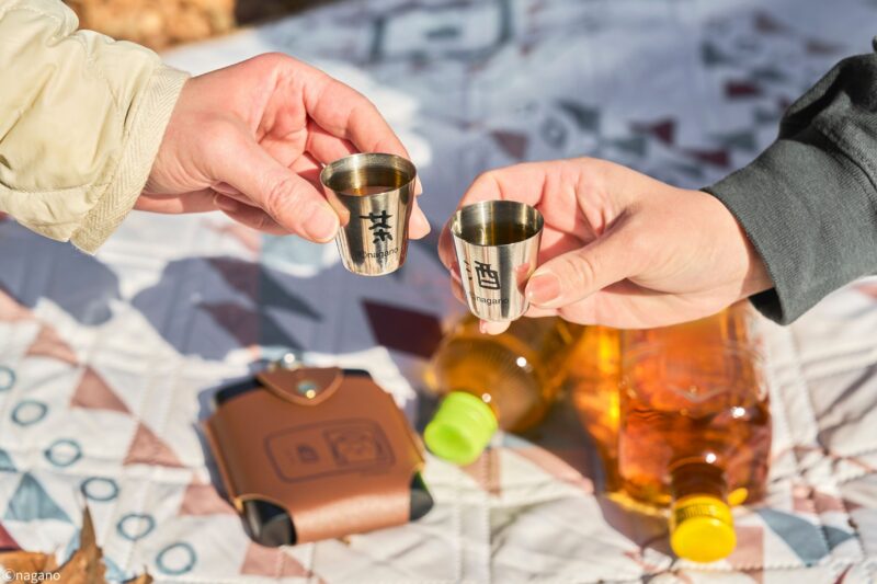 お酒だけでなく、お茶や水を入れて楽しむこともできる