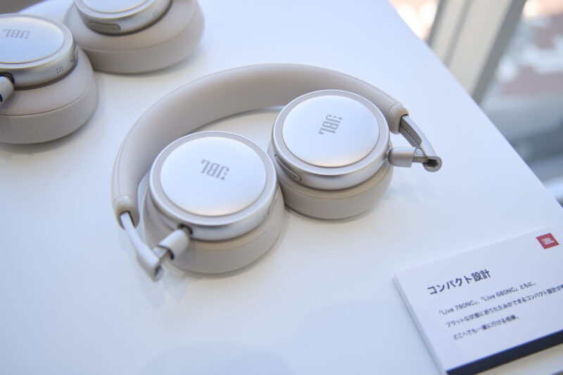 JBL Live 680NC 折りたたみ