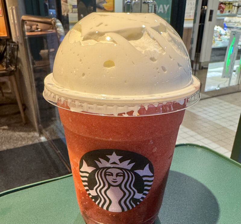 スターバックスコーヒー「THE 苺 フラペチーノ」
