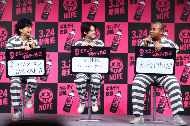 新TV-CMの発表に登場した生田さん、鈴鹿さん、アントニーさん